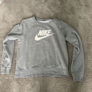 Women’s Nike Pullover
